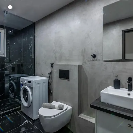 Luxury Downtown α3 Apartment *